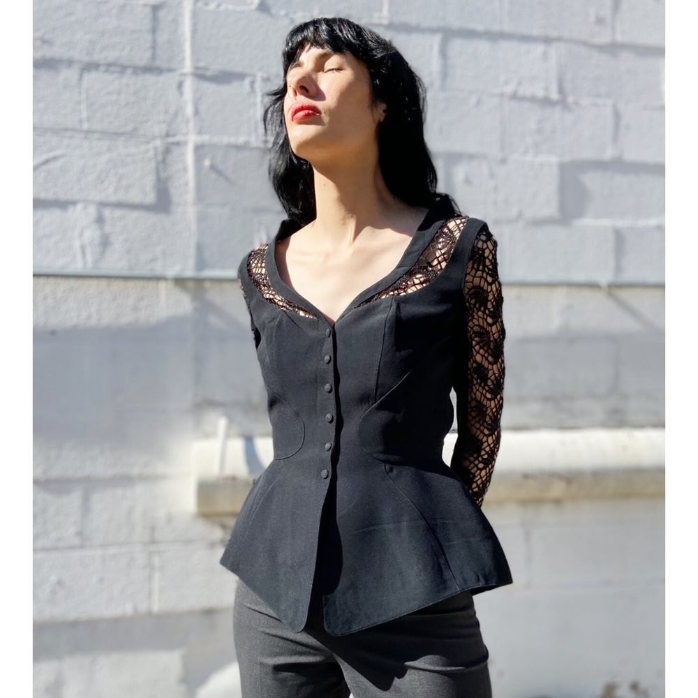 Rare Thierry Mugler Sculptural Silk Crochet Blazer – Size 36 – Collector Couture - Picture 3 of 9
